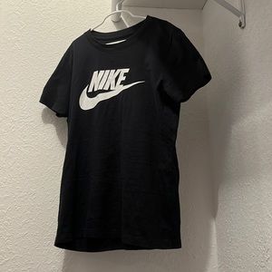 Black Nike tee